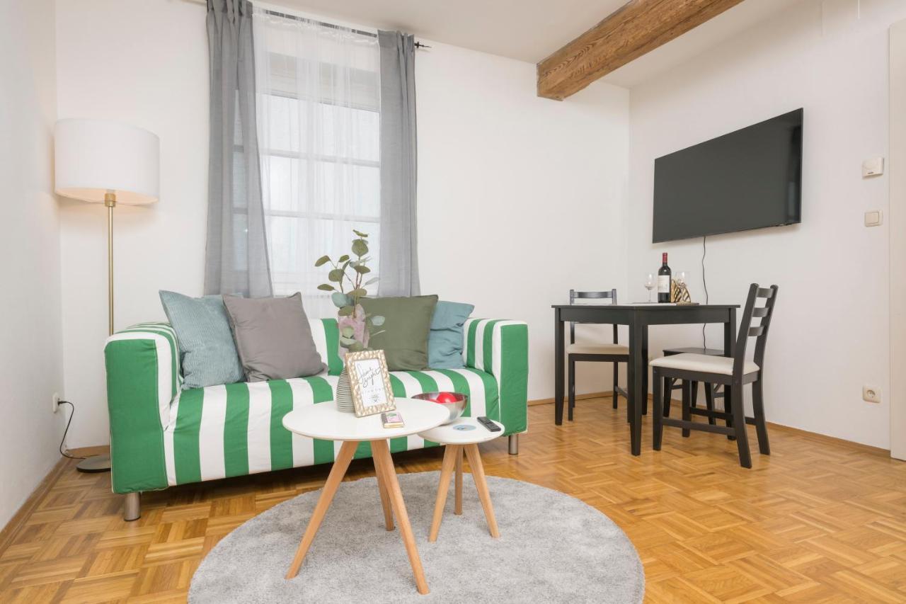 Apartamento Zum Grazer Uhrturm Exterior foto