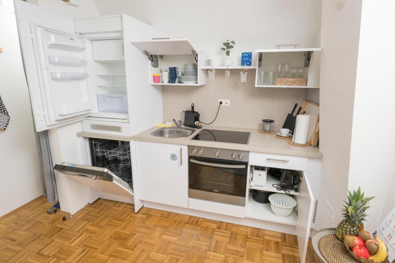 Apartamento Zum Grazer Uhrturm Exterior foto