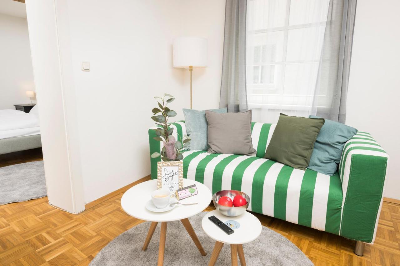 Apartamento Zum Grazer Uhrturm Exterior foto